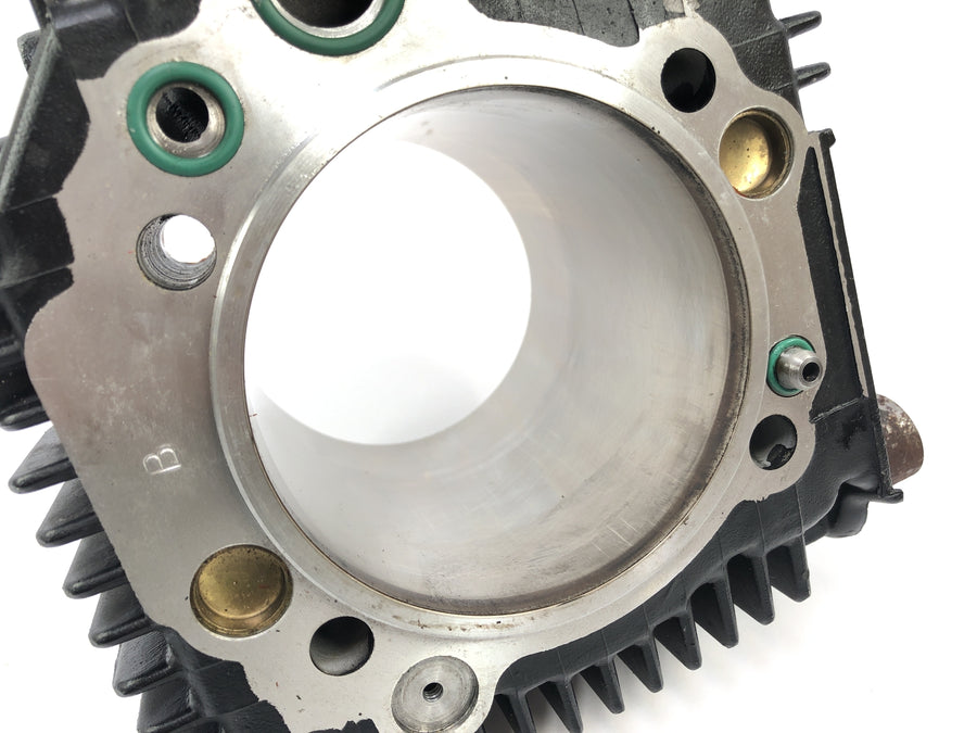 Ducati ST2 944 [1999] - Cylindre à piston horizontal