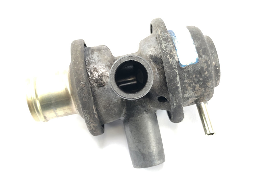 Kawasaki ZR7 ZR750F [1999] - Thermostat coolant valve coolant controller