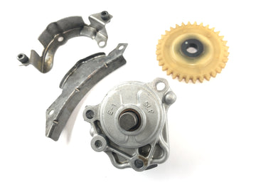 Yamaha MT 03 RM02 [2007] - Oil pump oil pump pump unit with pinion and brackets