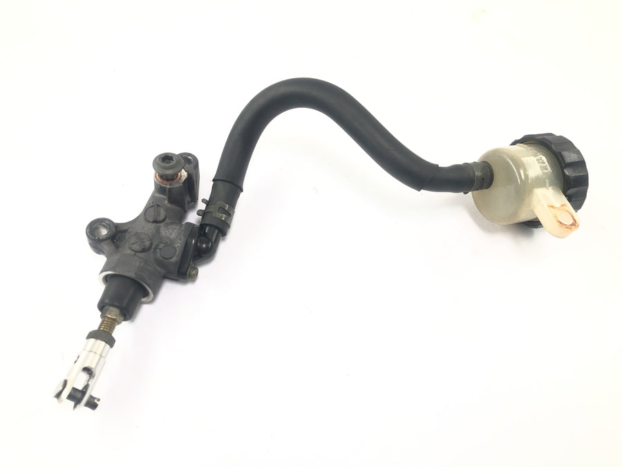 Yamaha YZF R1 RN01 [1998] - Brake pump behind