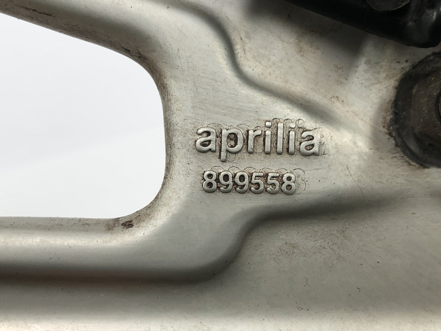 Aprilia RS 125 TW [2017] - Repose-pieds conducteur, système de repose-pieds gauche avec levier de vitesses