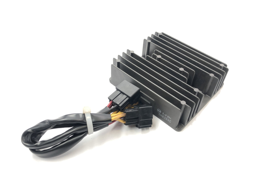 Triumph Daytona 955i T595N [2003] - controller rectifier tension regulator charger