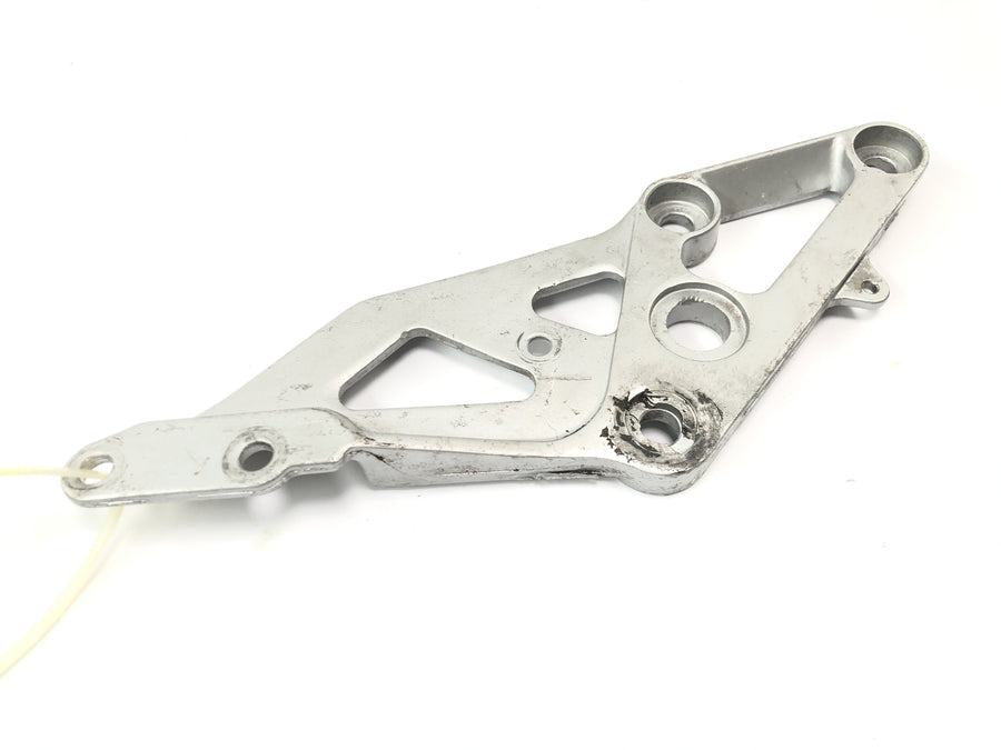 Suzuki GSX-R 1100 W GU75 C [1994] - Footrest plate holder on the right