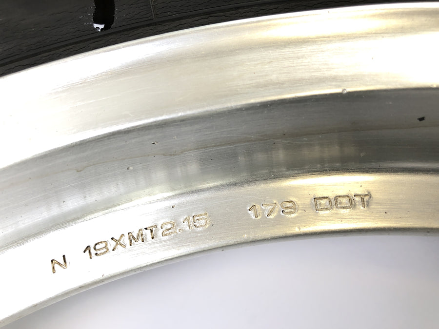 Honda CB 650 RC03 [1981] - Roue avant avec des disques de frein Rimer à l'avant 2.15x19 "