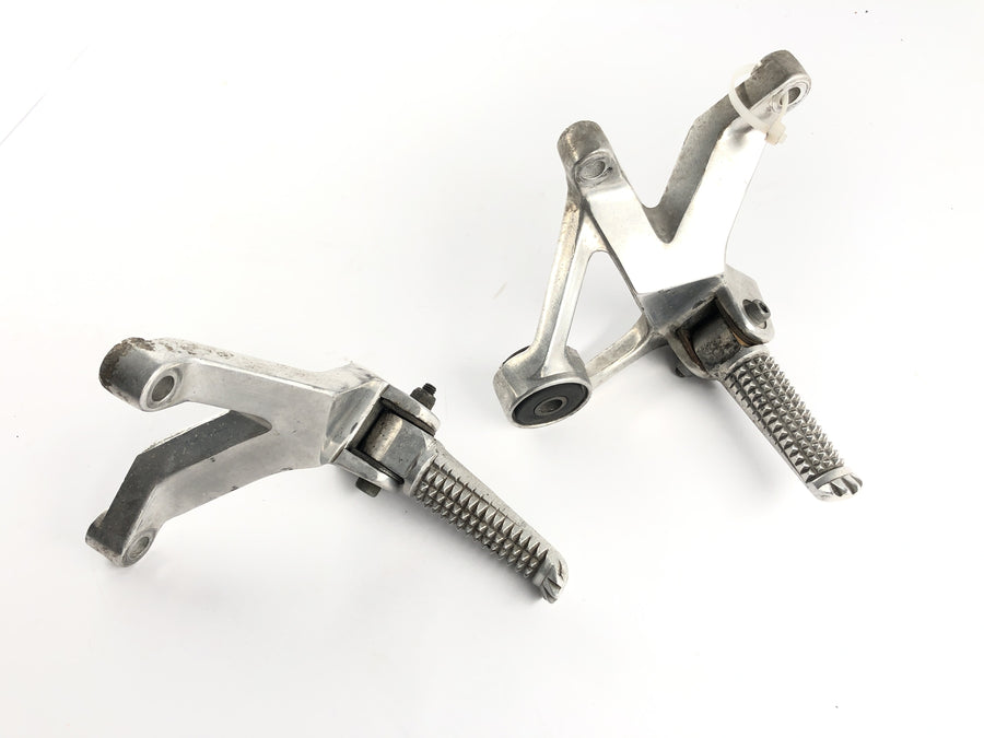 Yamaha YZF 750 R 4NHN [1996] - Pediatric footrests with owners on the left and right footrests