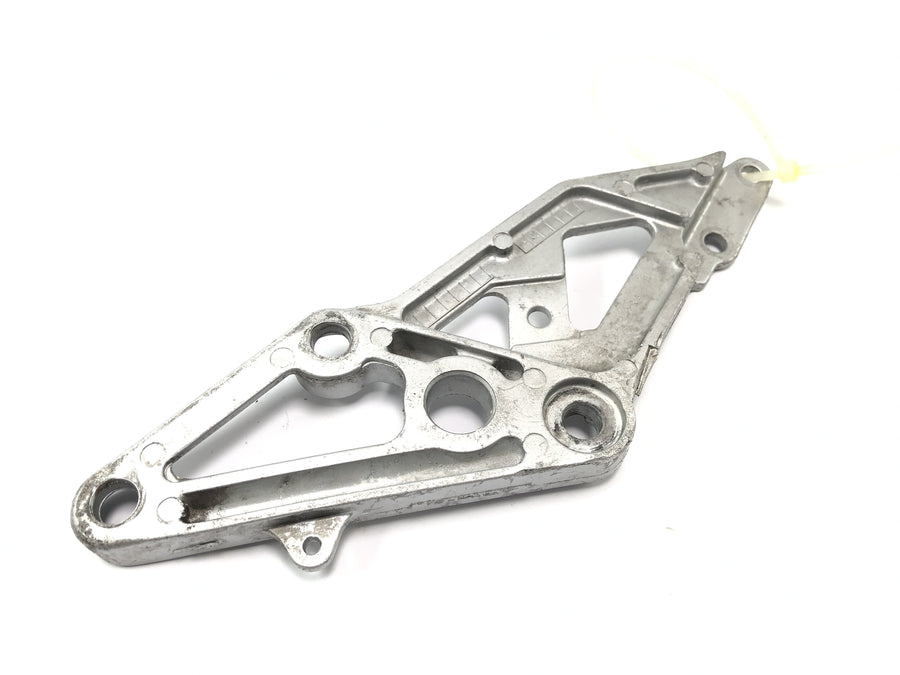 Suzuki GSX-R 1100 W GU75 C [1994] - Footrest plate holder on the right