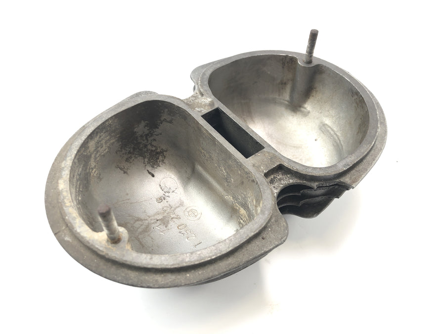BMW R75/5 [1973] - valve lid on the left