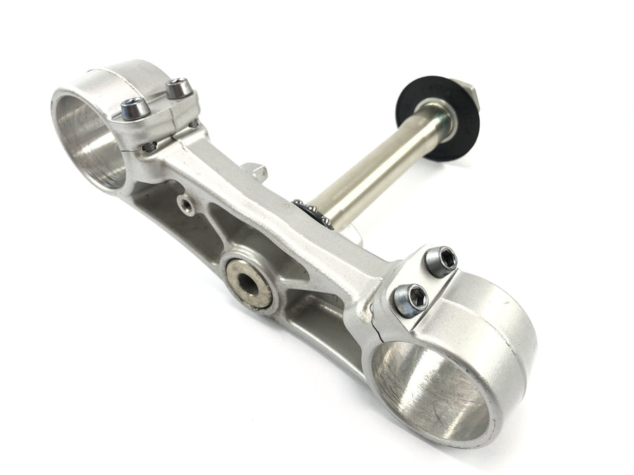 Triumph Street Triple R 675 D67LD [2010] - fork bridge below