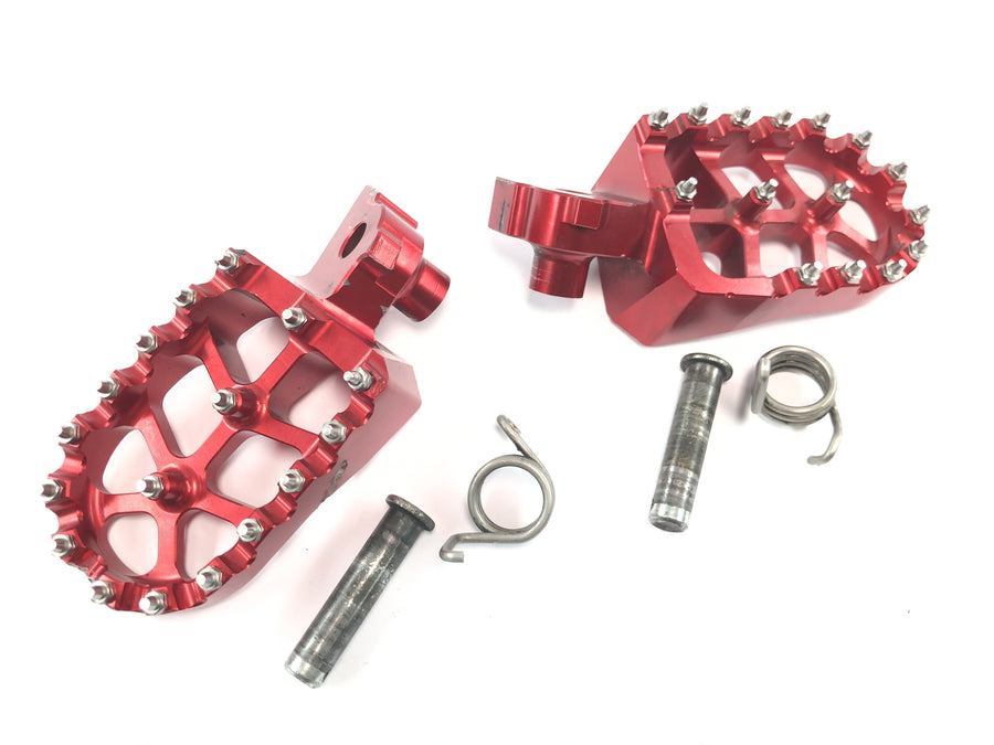 SWM SM 125 R [2018] - Driver footrests left and right