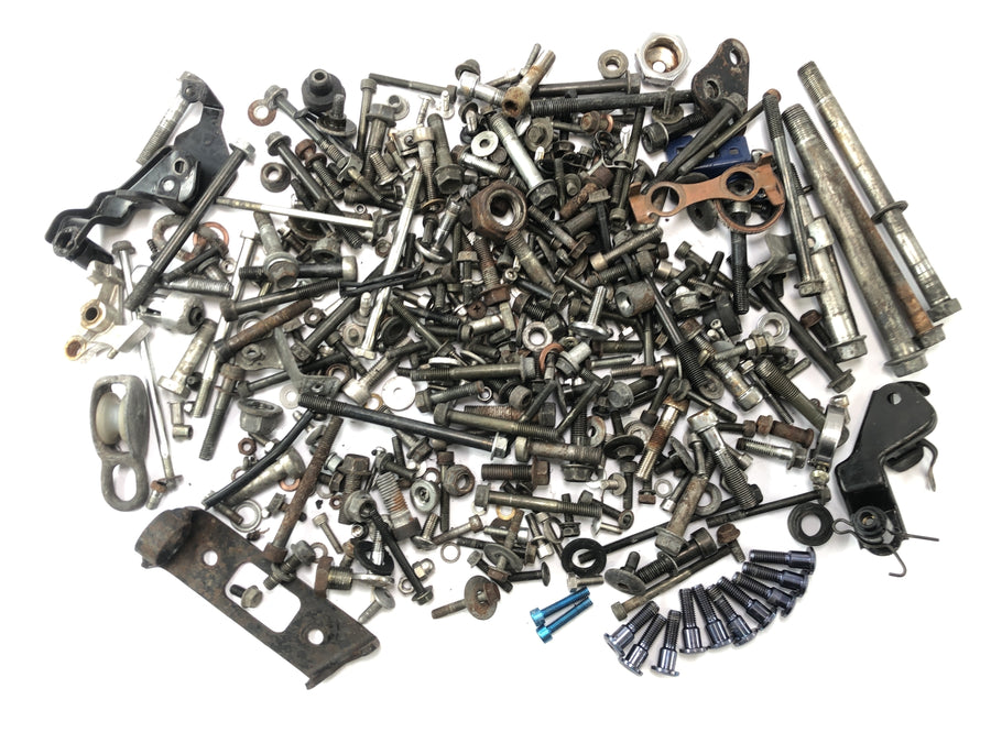 Suzuki GSX-R 1100 W GU75 C [1994] - remaining parts and screws mixed lot