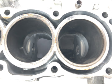 Honda CBR 900 RR Fireblade SC33 [2000] - Motorblock Kurbelgehäuse mit Kolben - 0