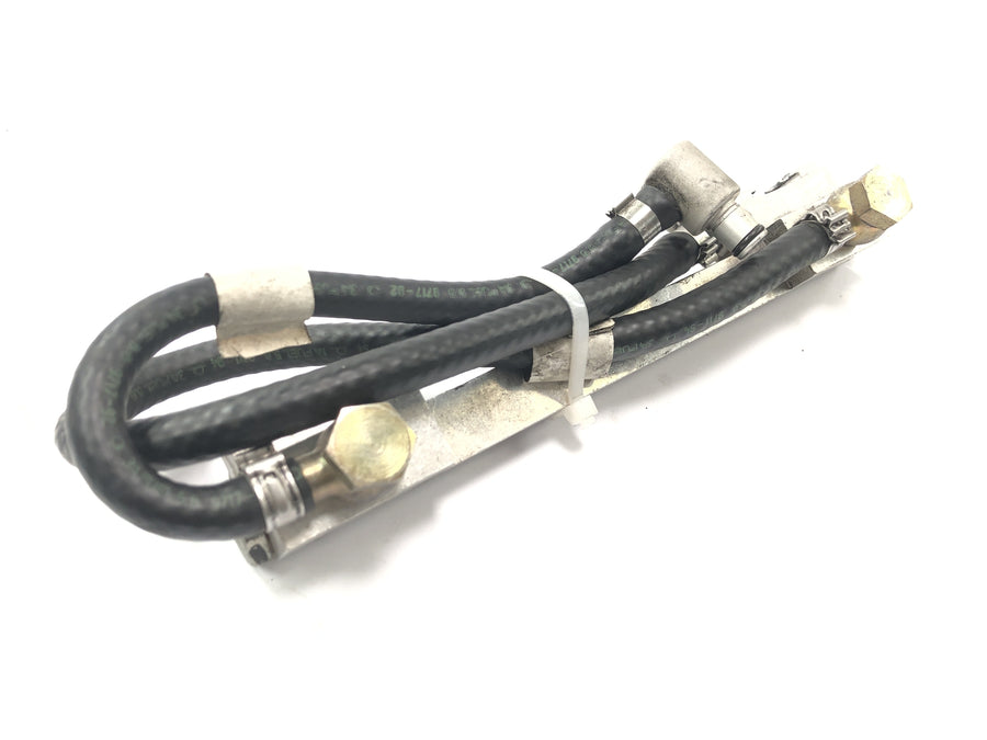 Triumph Speed ​​Triple T509 [1998] - Injector rail fuel supply