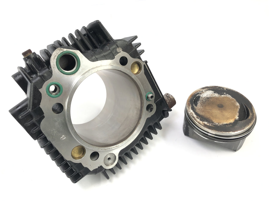 Ducati ST2 944 [1999] - Cylindre à piston horizontal