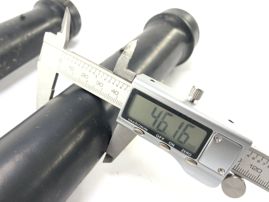 Yamaha XT 500 1U6 [1981] - Fork stanchions left and right