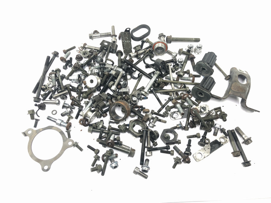 Yamaha XJR 1300 RP02 [1999] - remaining parts and screws mixed lot of small parts