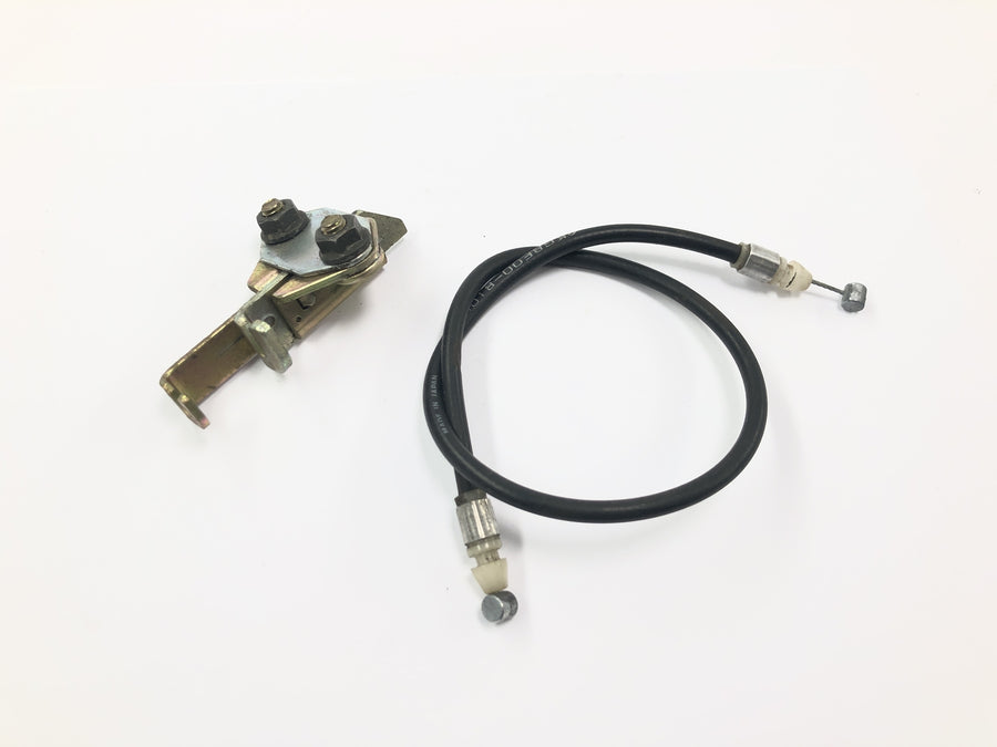 Yamaha XJR 1300 RP02 [1999] - Seat lock with Bowden cable