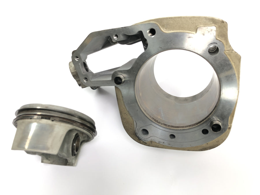 BMW R 1100 RT 259 [1999] - cylindre avec piston à droite