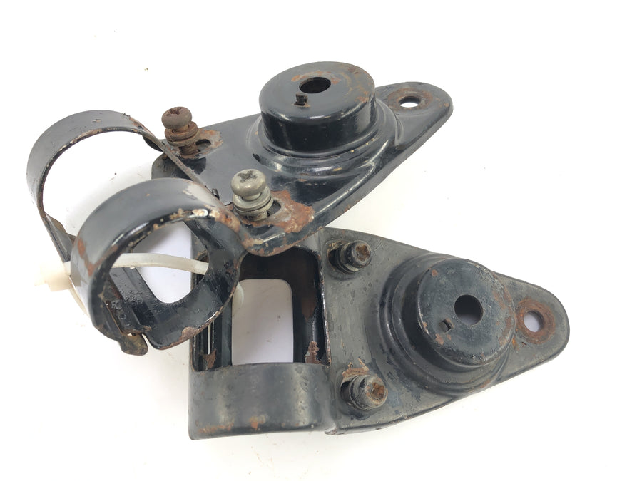 Yamaha XT 500 1U6 [1981] - Headlight mount lamp holder