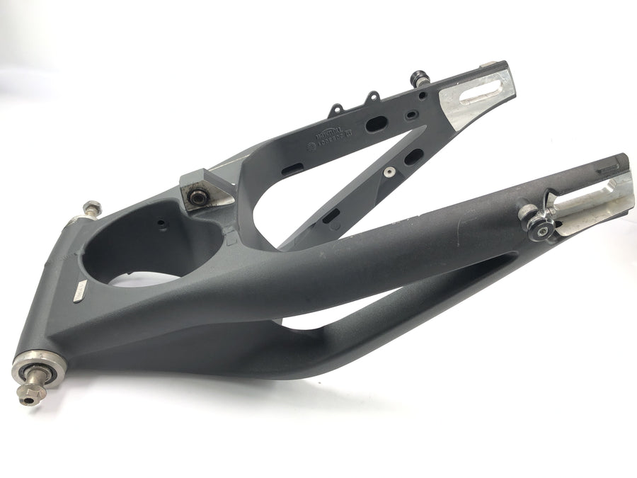 Triumph Street Triple R 675 D67LD [2010] - Swinge rear wheel swing