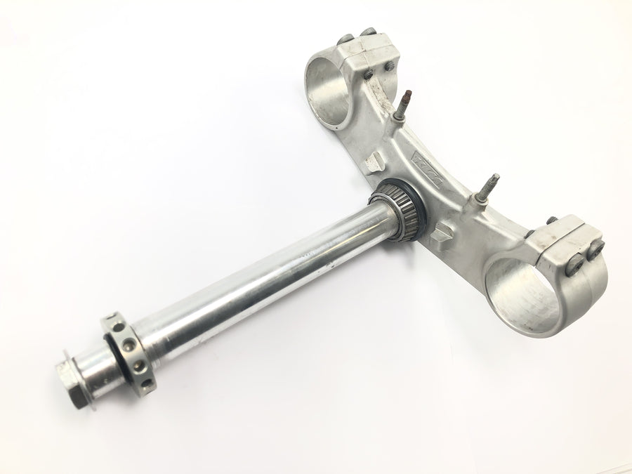 KTM Duke 690 A3 [2012] - collier de fourche de pont de fourche inférieur de tête de direction