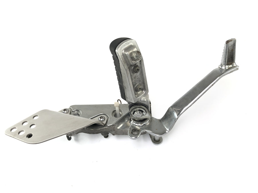 Kawasaki ZRX 1200 S ZRT20A [2002] - footrest system right brake pedal foot pedal bracket