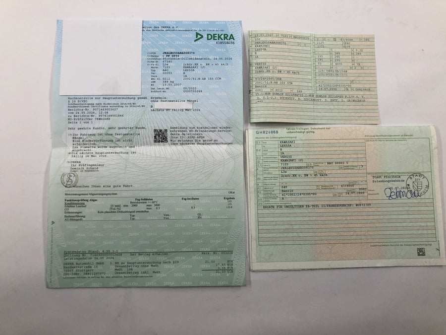 Kawasaki Versys KLE 650 A [2006] - Cadre principal avec papiers