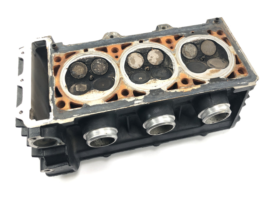 Triumph Tiger 900 T400 [1998] - Cylinder head valve head engine cylinder head