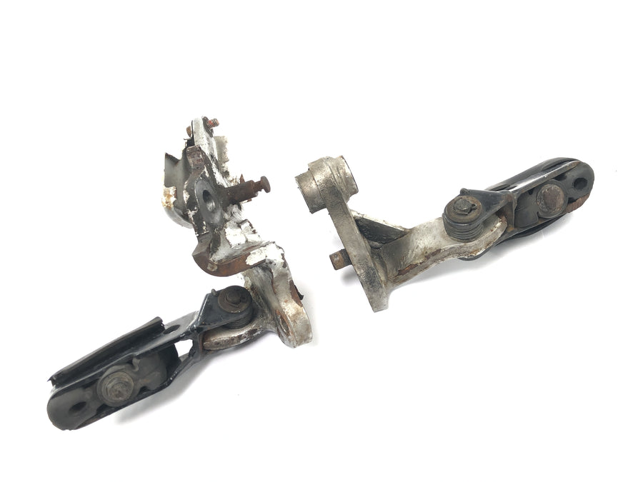 Honda XRV 750 Africa Twin RD04 [1990] - Fahrerfußrastenanlage links und rechts
