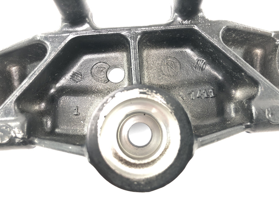 Suzuki RG 250 Gamma GJ21D [1987] - Upper fork bridge steering head bridge