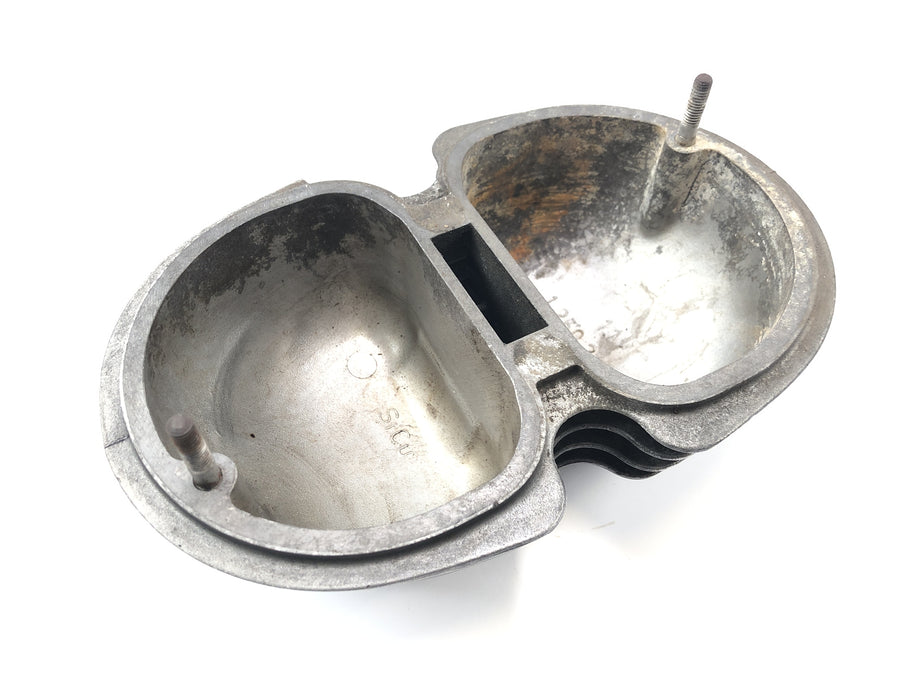 BMW R75/5 [1973] - valve lid on the left