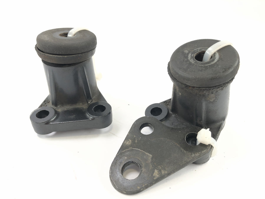 Kawasaki ZR7 ZR750F [1999] - Motor bearing engine holder