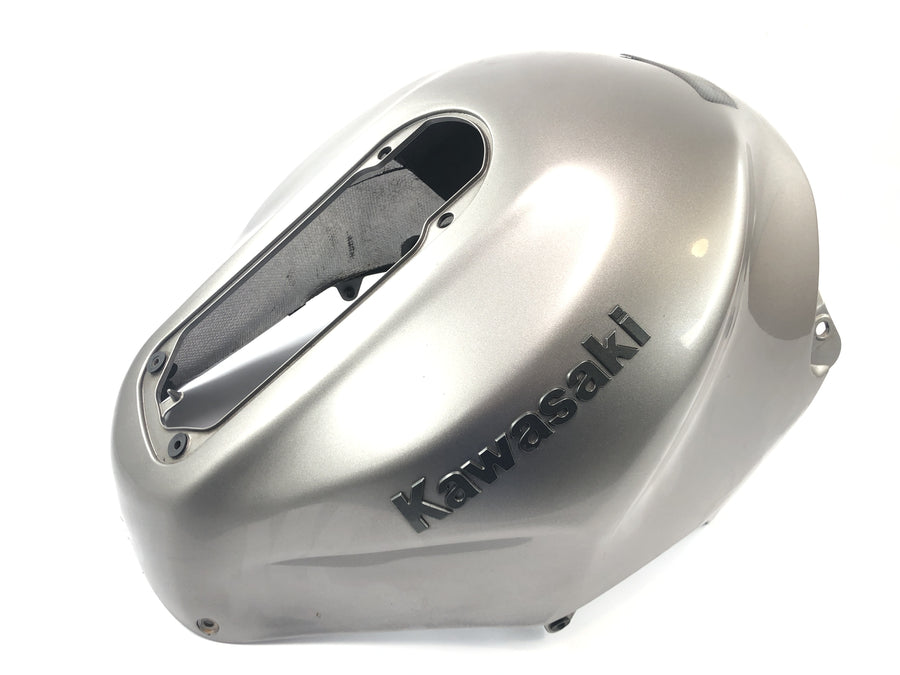 Kawasaki ZX 12 R ZXT20A [2001] - Couvercle de carénage du couvercle du réservoir