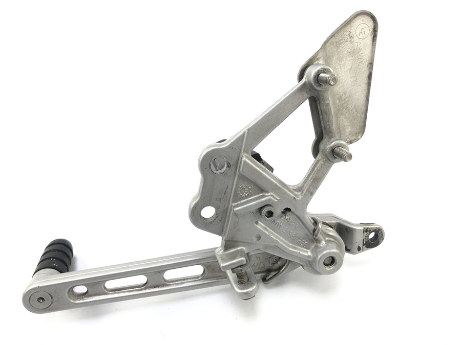 BMW R 1100 S R11S [2005] - Footrest right driver footrest with brake pedal