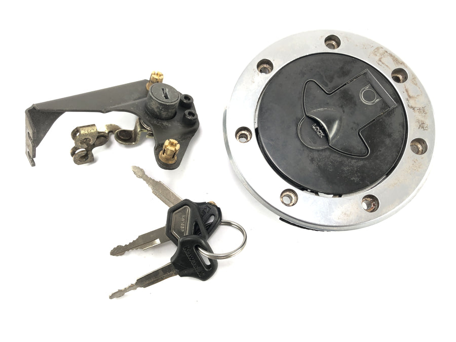 Kawasaki ZR7 ZR750F [1999] - fuel lid fuel cap.