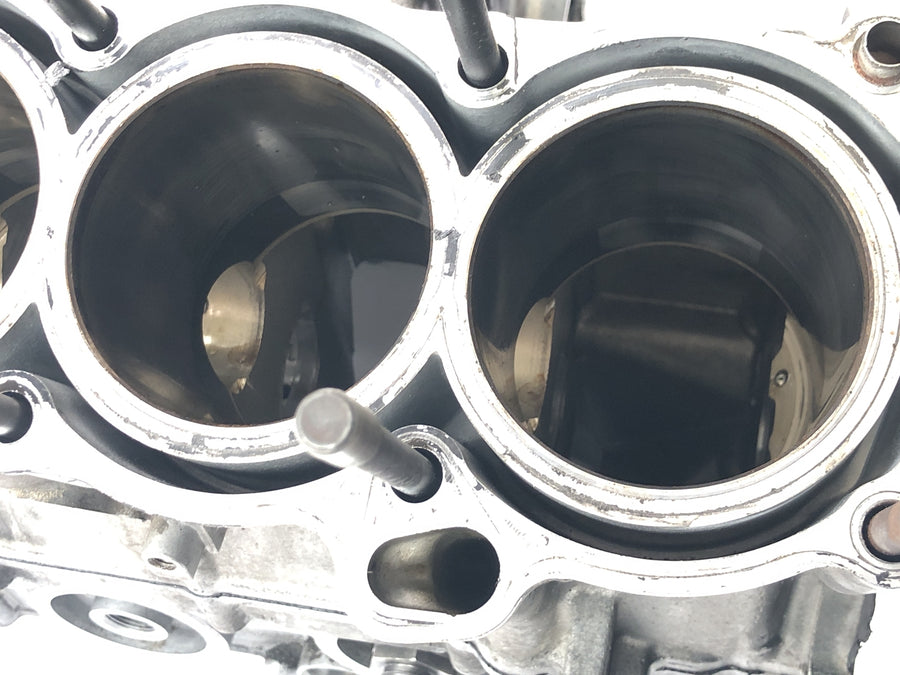 Yamaha YZF R1 RN04 [2001] - Motorblock Motorgehäuse Kurbelgehäuse mit Kolben