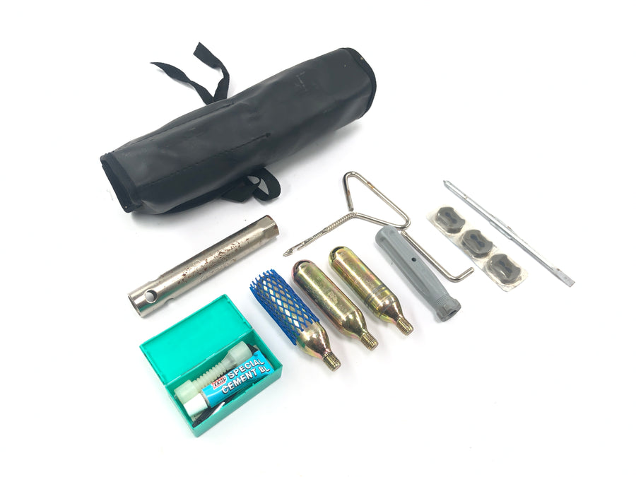BMW C1 125 [2002] - tool bag on-board tools