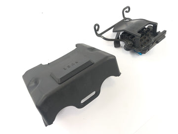 Honda CBX 650 E RC13 [1983] - Protection du support de capuchon de couverture du boîtier de la boîte à fusibles - 0