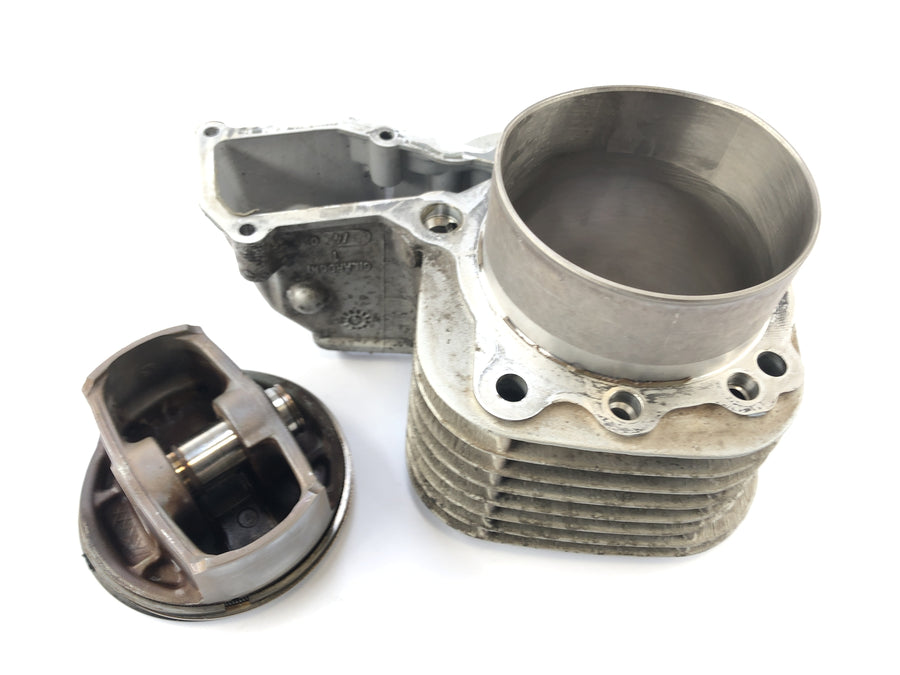 BMW R 1200 GS R12 K25 [2003] - cylinder with pistons on the left