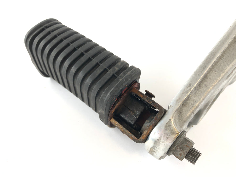 Yamaha XS 1100 2H9 [1978] - Passenger footrest left with footrest mount