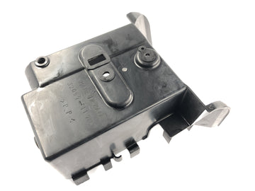 Kawasaki VN 1600 Mean Streak VNT60B [2005] - Battery compartment