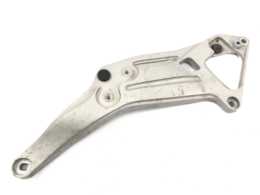 Yamaha GTS 1000 4FV [1997] - left footrest retaining plate