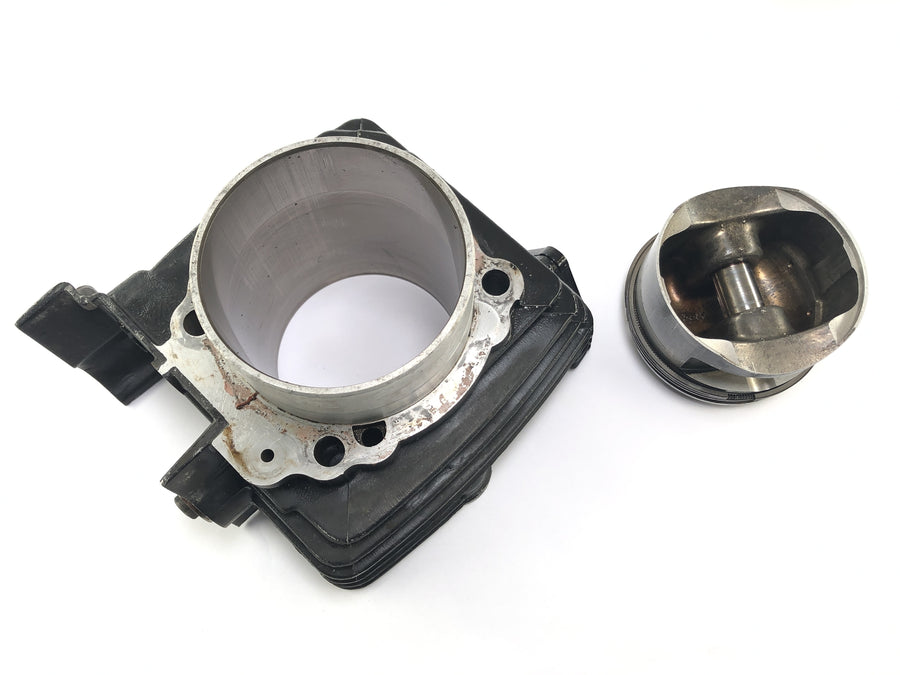 Ducati 900 SS [1991] - Cylinder with vertical piston