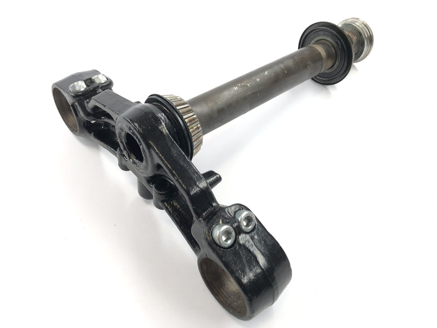 Kawasaki GPZ 1100 ZXT10E [1997] - fork bridge below control head pipe