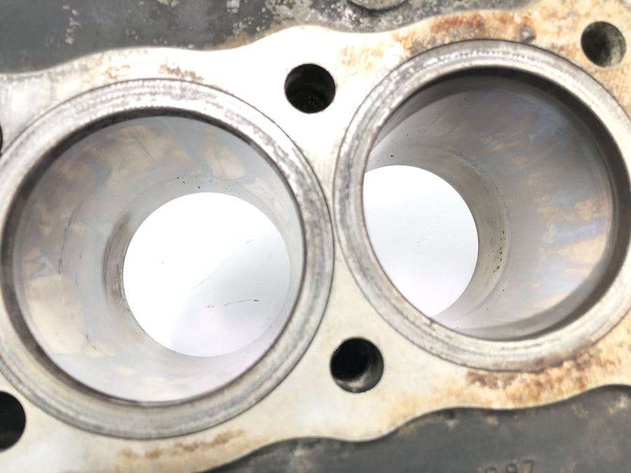 Kawasaki ZR7 ZR750F [1999] - cylinder with piston piston block