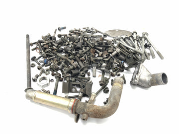 Yamaha YZF R1 RN09 [2003] - screws residual parts are bundle