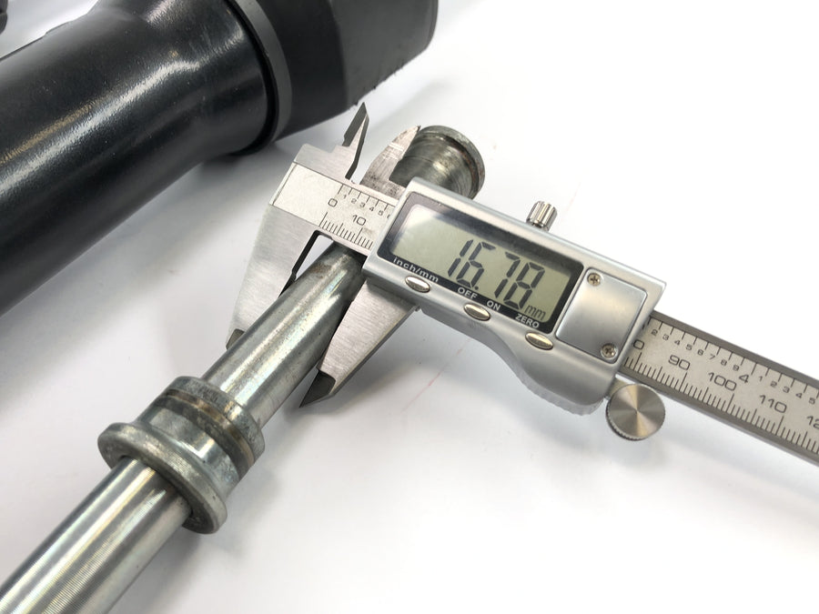 Kawasaki GPZ 1100 ZXT10E [1997] - fork telegabel front fork forks at the front