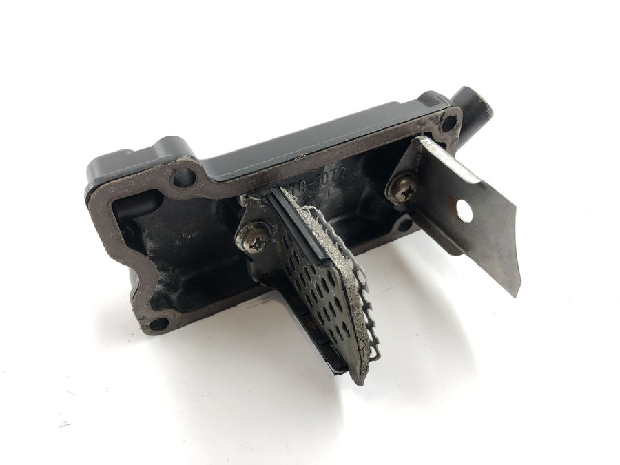 Kawasaki GPZ 1100 ZXT10E [1997] - Halter secondary air system blind lid