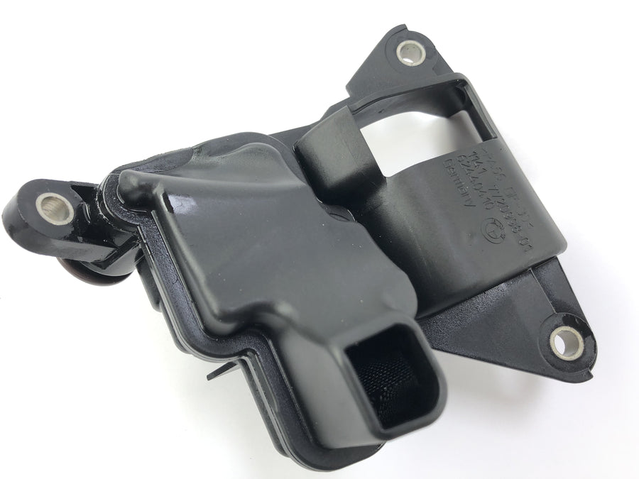 BMW K 1300 R K12S [2014] - intake manifold oil pump