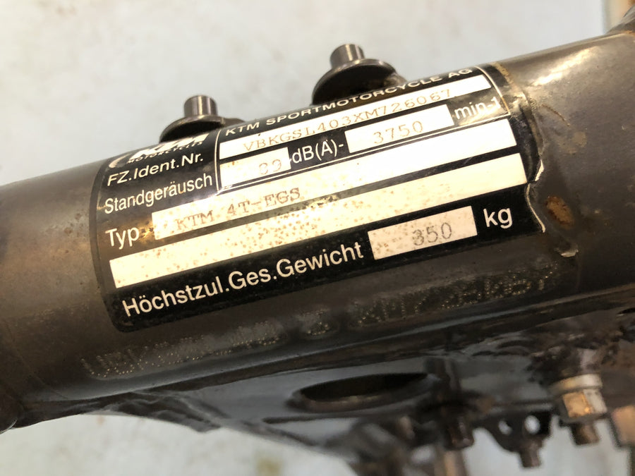 KTM 640 LC4 EGS [1999] - Frame main frame with vehicle registration document