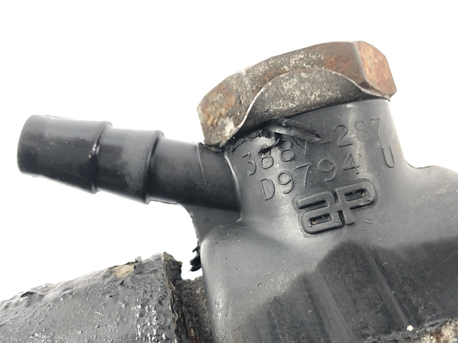 Triumph Bonneville T140V [1976] - brake pump behind